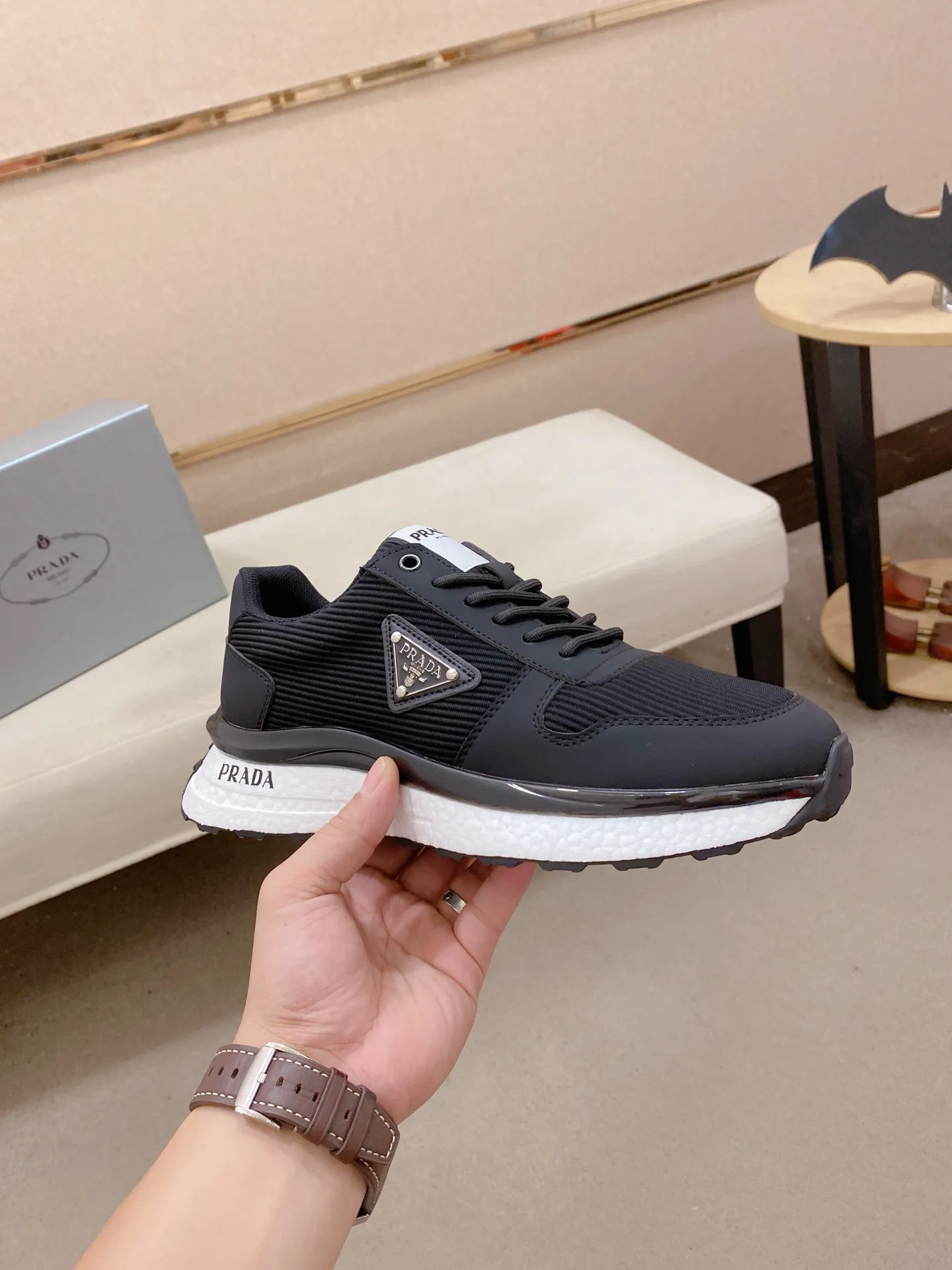 Men's shoes 💰: 462💰 [Prada～Prada] Trendy new styles are on the market. Same style as the official website. Counter quality. Original version. [Strong] [Strong] Imported selected first-layer cowhide. Comfortable and breathable sheepskin lining, fine workmanship, upper layer made of 100% pure cowhide, original last shape, comfortable on the feet, shoe sizes 38 to 44